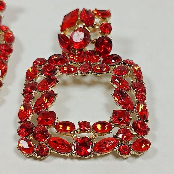 Gold Tone Metal Red Plastic Rhinestone Opulent Chandelier Earrings Square Drop - Picture 15 of 16